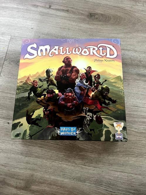Small World, Hobby en Vrije tijd, Gezelschapsspellen | Bordspellen, Zo goed als nieuw, Een of twee spelers, Drie of vier spelers