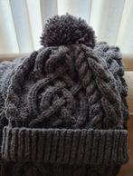 Mooie extra warme muts en sjaal zelf gebreid met leuke kabel, Kleding | Dames, Mutsen, Sjaals en Handschoenen, Nieuw, Muts, Ophalen