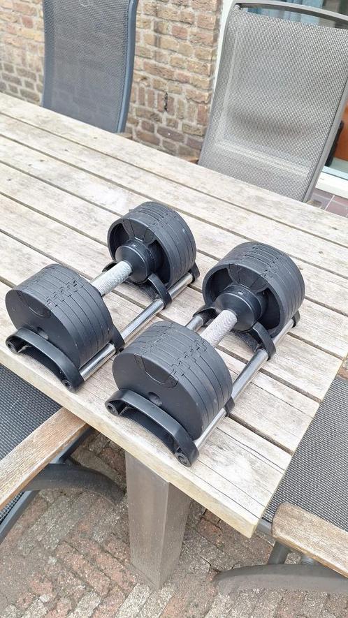 Adjustable dumbbells 2 tm 20 kilo, Sport en Fitness, Fitnessmaterialen, Dumbbell, Armen, Benen, Borst, Buik, Rug, Ophalen