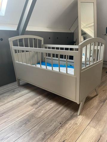 Vintage ledikant incl Aerosleep en topper beschikbaar voor biedingen