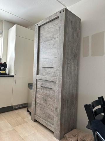 Kast - Svensby Broodkast - Zo Goed Als Nieuw! beschikbaar voor biedingen