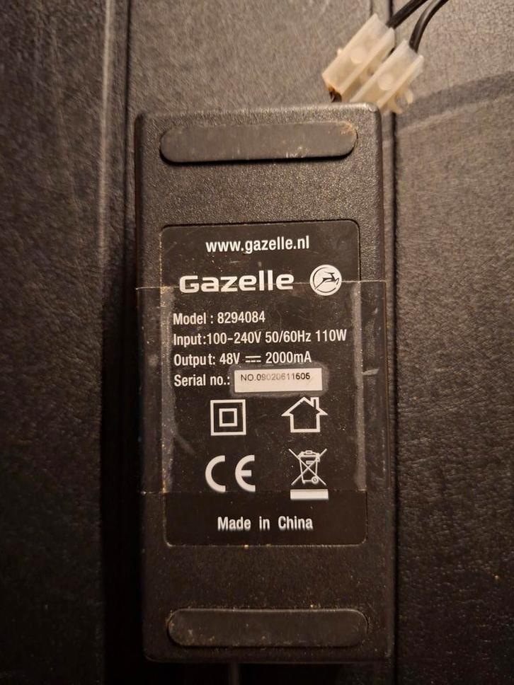 Gazelle Acculader 48V - Model 8294084, Fietsen en Brommers, Fietsaccessoires | Fietsaccu's, Gebruikt, Ophalen of Verzenden
