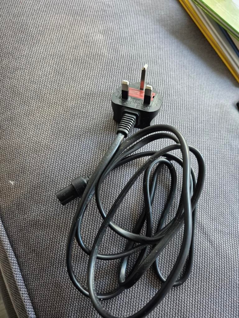 Stroomkabel - uk iec 320 c5 Mickey mouse, Ophalen of Verzenden, Gebruikt, Minder dan 2 meter, Overige kabels