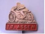 TT Assen speld 1964, Verzamelen, Speldjes, Pins en Buttons, Ophalen of Verzenden, Zo goed als nieuw, Sport, Speldje of Pin