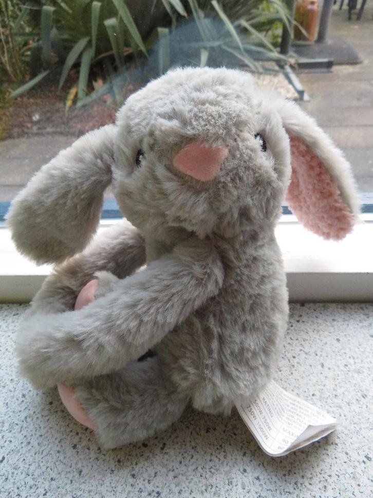 Konijn grijs velours B&M retail warmteknuffel meet ca 22 cm, Kinderen en Baby's, Speelgoed | Knuffels en Pluche, Zo goed als nieuw