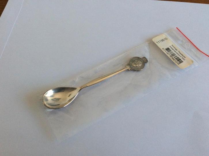 Kronings theelepels zwaar verzilverd B90 Nieuw €8 per stuk, Verzamelen, Koninklijk Huis en Royalty, Nieuw, Speld(je) of Lepel(tje)