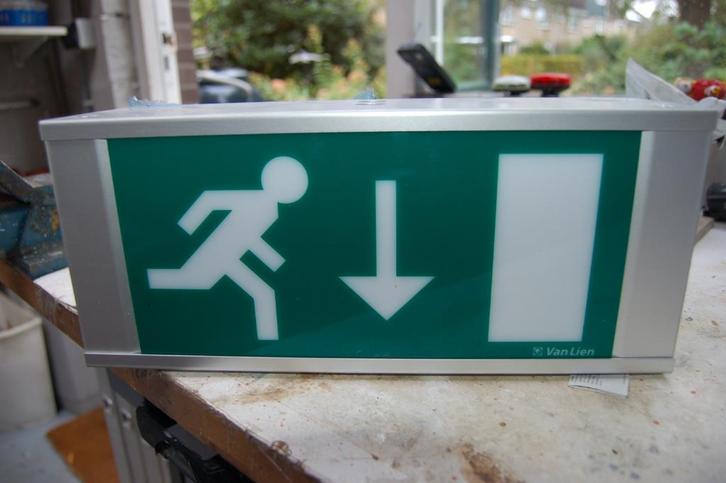 Noodverlichting Van Lien, Doe-het-zelf en Verbouw, Bouwverlichting, Gebruikt, Lamp met armatuur, Minder dan 50 watt, Ophalen