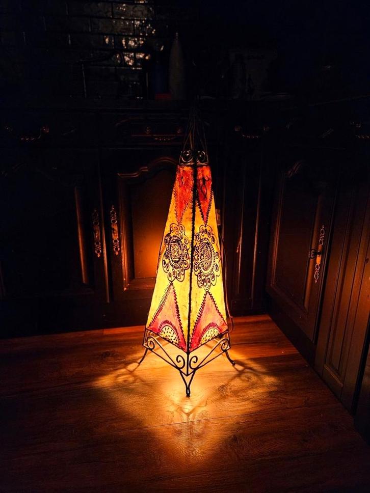 Marokkaanse Tafellamp - Sfeervol & Handgemaakt, Antiek en Kunst, Antiek | Lampen, Ophalen of Verzenden