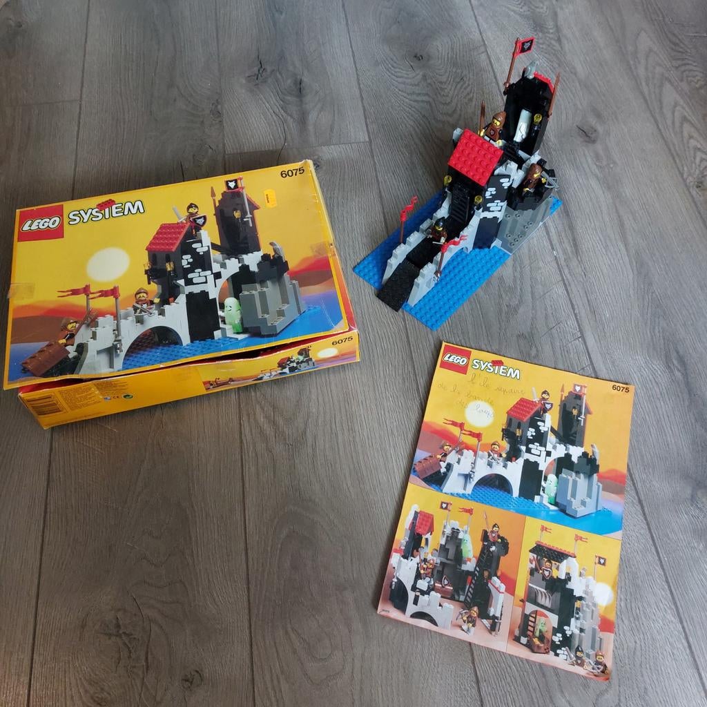 Lego Classic Castle 6075 Wolfpack Tower Compleet met Doos, Ophalen of Verzenden, Gebruikt, Complete set, Lego