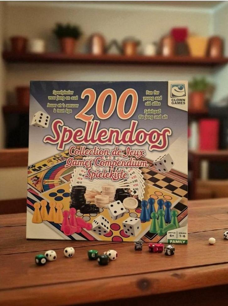 200 Spelletjes in één doos!, Hobby en Vrije tijd, Gezelschapsspellen | Bordspellen, Zo goed als nieuw, Een of twee spelers, Drie of vier spelers