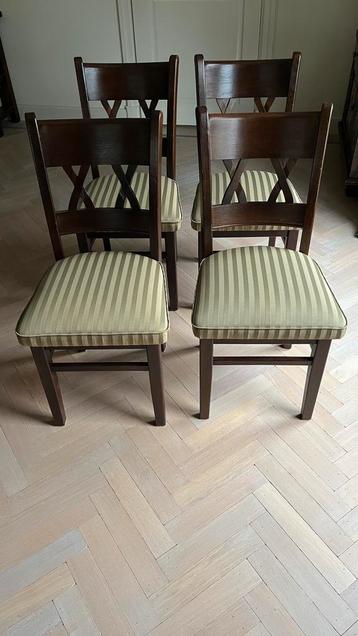 Stoelen eetkamer vier st. beschikbaar voor biedingen