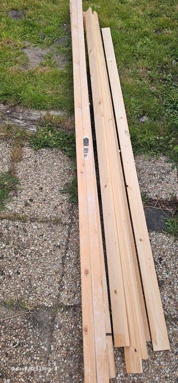 Houten balken  beschikbaar voor biedingen