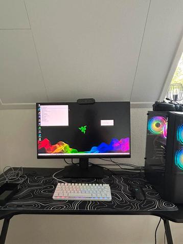 Game PC met monitor en alle toebehoren! beschikbaar voor biedingen
