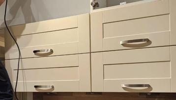 Gezocht: Ikea Adel geelwit deurtjes frontjes en afdekpanelen