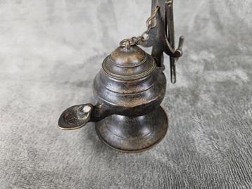 Antieke bronzen Olielamp / Weverslamp beschikbaar voor biedingen