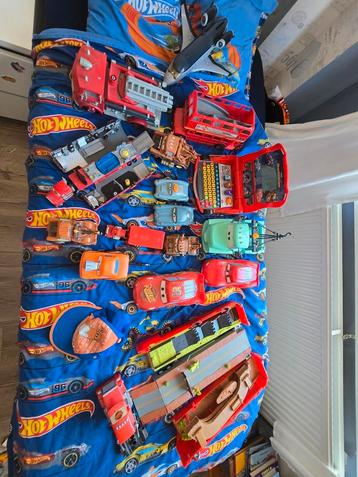 Heel veel cars/planes speelgoed.  beschikbaar voor biedingen