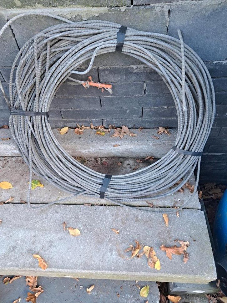 90m Staalkabel 6mm - Sterk en Betrouwbaar!, Doe-het-zelf en Verbouw, Metalen, Gebruikt, IJzer, Ophalen of Verzenden