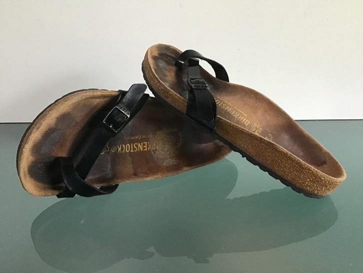 GRATIS VERZENDEN | BIRKENSTOCK Piazza lak zwarte slippers 36, Kleding | Dames, Schoenen, Zo goed als nieuw, Slippers, Zwart, Verzenden