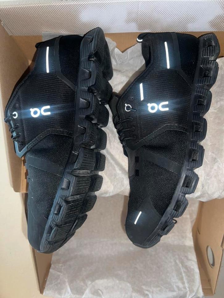 "On Cloud 5 Waterproof" hardloopschoen MT47 - 2x gedragen, Kleding | Heren, Schoenen, Zo goed als nieuw, Sneakers of Gympen, Zwart