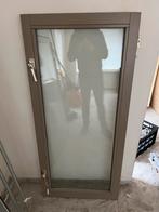 Raamkozijn (hardhout) met thermopane glas 70 cm bij 151 cm, Doe-het-zelf en Verbouw, Kozijnen en Schuifpuien, Raamkozijn, Zo goed als nieuw