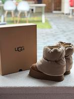 Ugg classic mini dipper puffer maat 5/36, Kleding | Dames, Ophalen of Verzenden, Zo goed als nieuw, Bruin