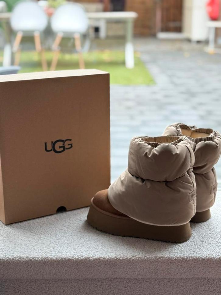 Ugg classic mini dipper puffer maat 5/36, Kleding | Dames, Schoenen, Zo goed als nieuw, Bruin, Ophalen of Verzenden