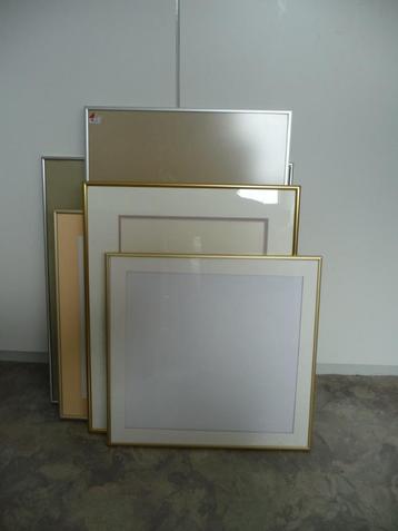 5 aluminium lijsten. beschikbaar voor biedingen