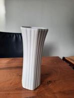 Witte vaas 25 cm hoog, Ophalen of Verzenden