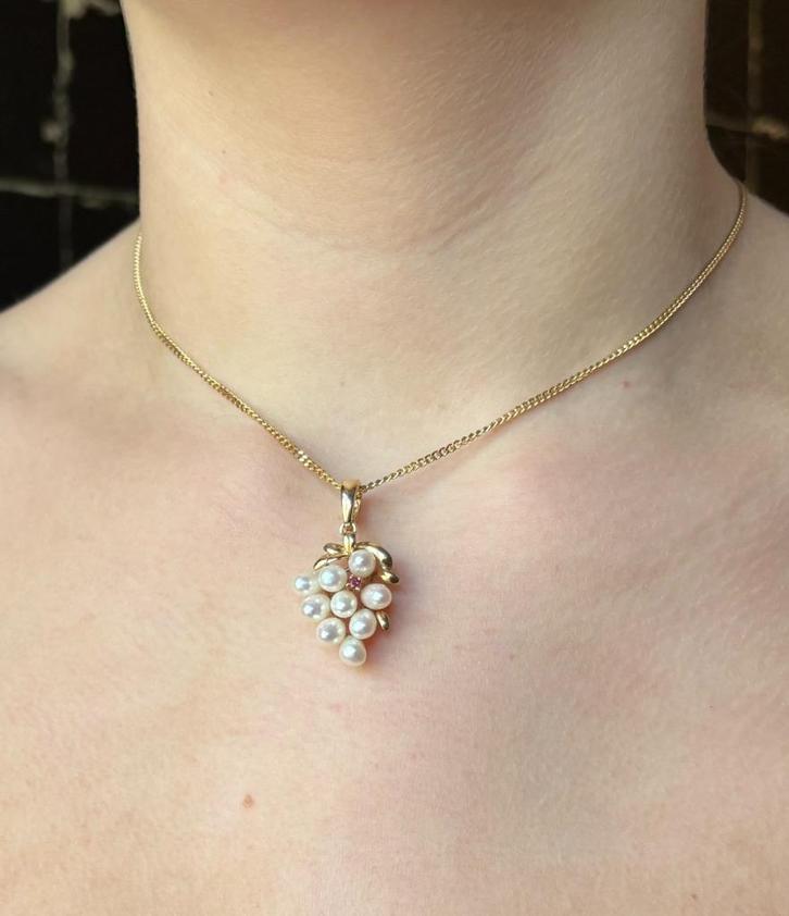 Druiventros design 14k gouden ketting hanger parel robijn, Sieraden, Tassen en Uiterlijk, Kettinghangers, Zo goed als nieuw, Goud