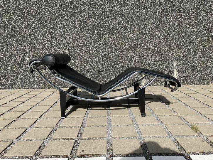 Originele Cassina Le Corbusier Lc4 Black/chrome, Vintage, Huis en Inrichting, Banken | Sofa's en Chaises Longues, Ophalen of Verzenden