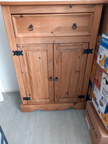 Mexicaanse grenen meidenkast beschikbaar voor biedingen