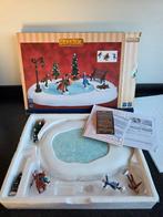 Lemax Opknappertje! schaatsbaan carnival kerstdorp, Diversen, Kerst, Ophalen of Verzenden, Gebruikt