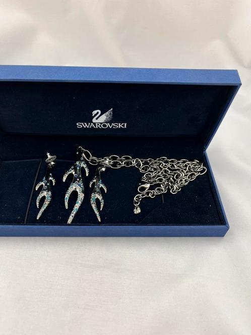 SWAROVSKI SET MET BLUE CRYSTAL, Verzamelen, Swarovski, Zo goed als nieuw, Sieraad of Horloge, Ophalen of Verzenden