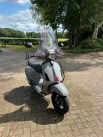 Vespa sprint s 2019 nardo grey, Fietsen en Brommers, Scooters | Vespa, Ophalen, Zo goed als nieuw