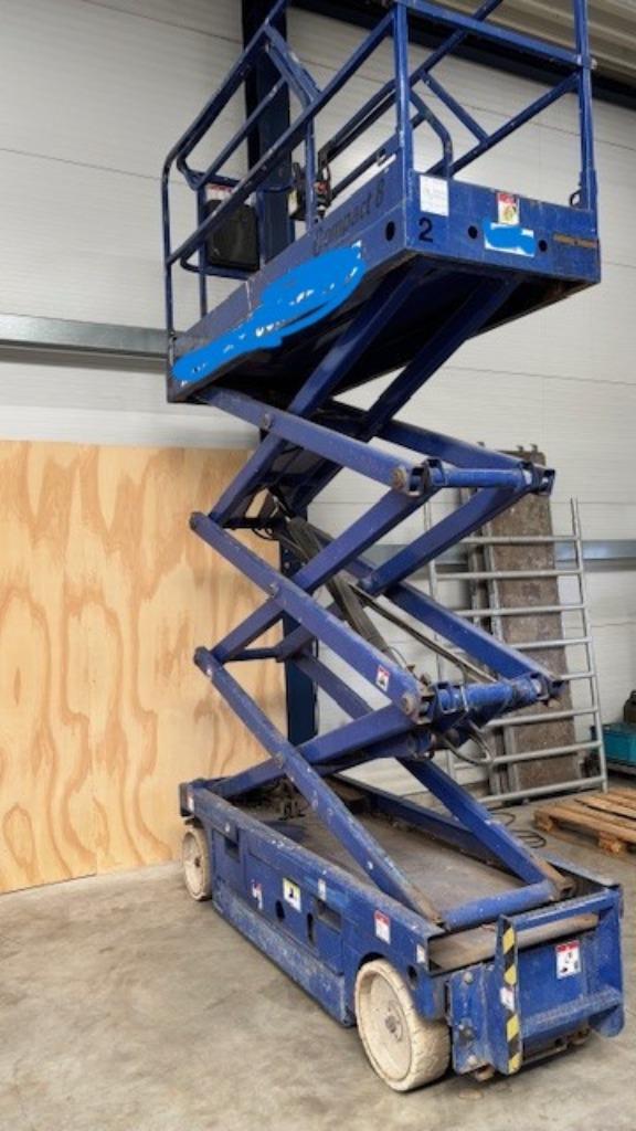 Hoogwerker - schaarlift, Zakelijke goederen, Machines en Bouw | Liften, Steigers en Ladders, Ophalen