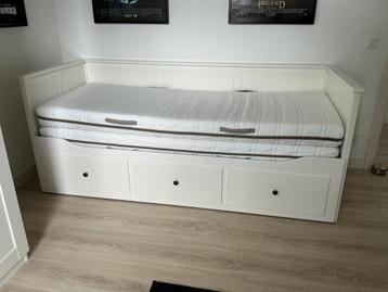Bedbank Ikea Hemnes wit 80x200cm, incl 2 matrassen