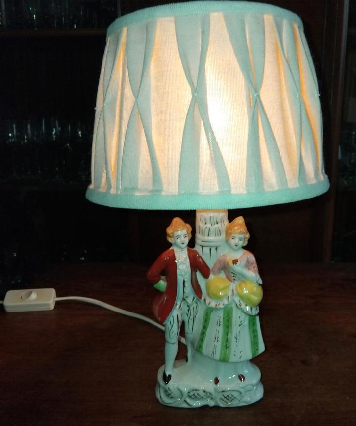 Vintage Lamp met Beeldje en Kap, Antiek en Kunst, Antiek | Lampen, Ophalen of Verzenden