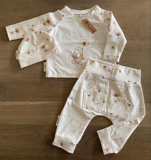 Newborn setje, shirtje, broekje en mutsje., Kinderen en Baby's, Babykleding | Baby-kledingpakketten, Nieuw, Maat 50, Ophalen of Verzenden