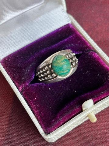 Vintage echt zilveren ring met groene aquamarijn beschikbaar voor biedingen
