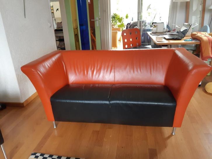 Modern design leren 2 zitsbankje met fauteuil en hocker, Huis en Inrichting, Banken | Bankstellen, Zo goed als nieuw, Rechte bank