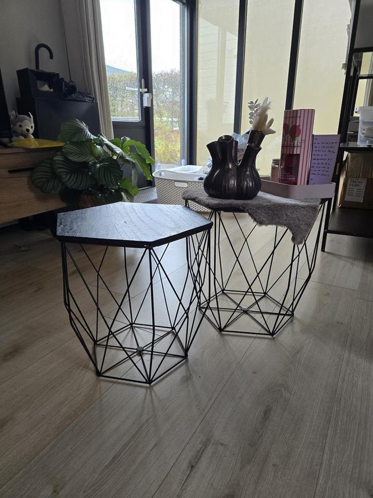 2 Bijzettafels met metalen onderstel, Huis en Inrichting, Tafels | Bijzettafels, Gebruikt, Overige vormen, Minder dan 45 cm, Minder dan 55 cm