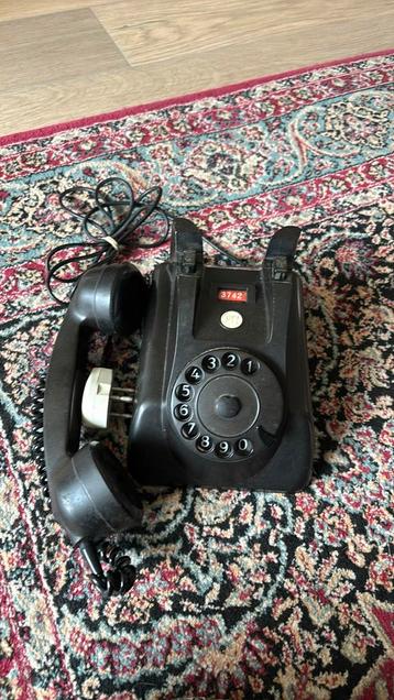 Bakelieten telefoon ptt 3742 beschikbaar voor biedingen