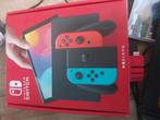 Nintendo switch oled Japan's met een spel en extra of ruilen, Spelcomputers en Games, Ophalen of Verzenden, Zo goed als nieuw
