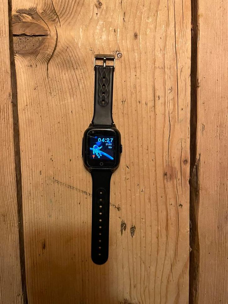 KUUS W2 smartwatch horloge kind zwart, Sieraden, Tassen en Uiterlijk, Smartwatches, Gebruikt, Android, Zwart, GPS, Waterdicht