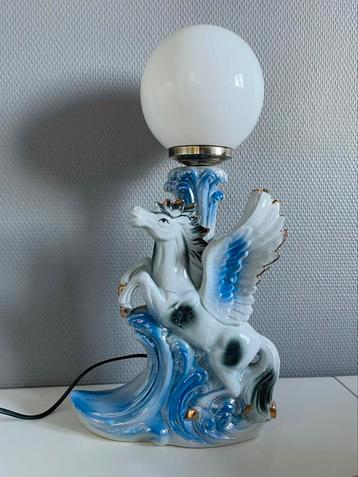 Grote vintage PEGASUS Italiaanse Porceleinen Bollamp beschikbaar voor biedingen