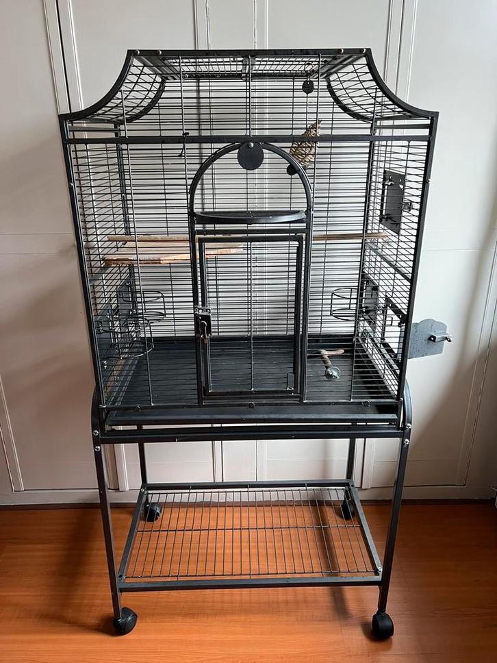 Vogelkooi, merk Montana Madeira, incl voerbakjes en badje, Dieren en Toebehoren, Vogels | Hokken en Kooien, Gebruikt, Vogelkooi