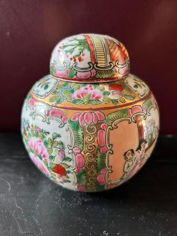 Antiek chinees gember potje met famille rose stijl beschikbaar voor biedingen