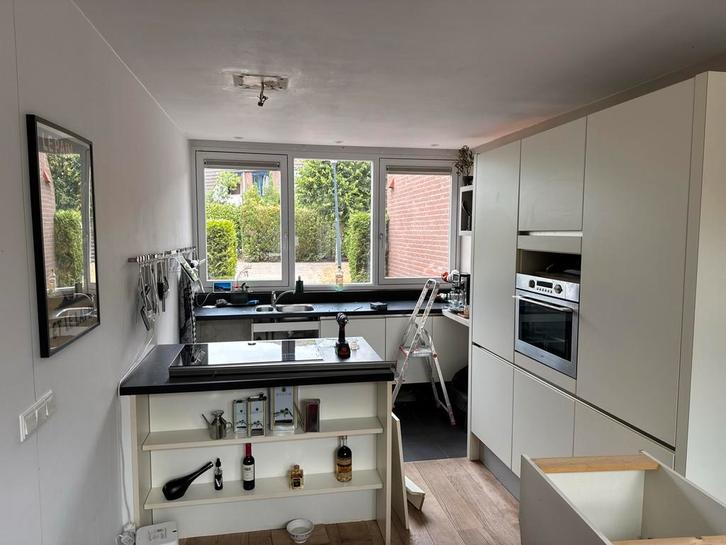 Kookeiland met granieten blad, Huis en Inrichting, Keuken | Complete keukens, Zo goed als nieuw, Overige typen, Wit, Graniet of Steen