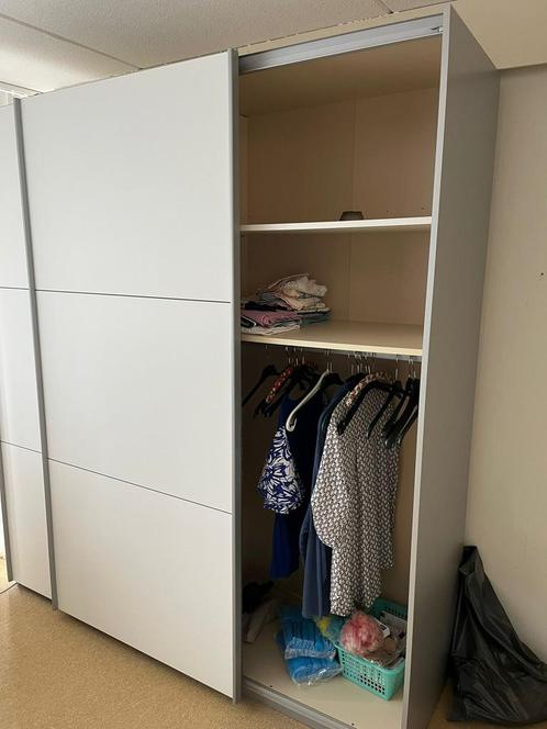 Kledingkast met schuifdeuren, Huis en Inrichting, Kasten | Kledingkasten, Zo goed als nieuw, 150 tot 200 cm, 200 cm of meer, 50 tot 75 cm
