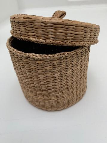 Leuke mandjes! beschikbaar voor biedingen